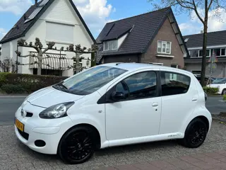 Toyota Aygo 1.0-12V 115.000 km NL-AUTO-NAP