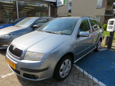Skoda Fabia Combi 1.4-16V Spirit+2007 (VEER VOOR GEBROKEN, DUS GEEN APK)
