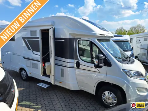 Adria Matrix Axess 650 DC QUEENSBED+FACE TO FACE