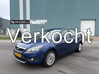 Ford Focus 1.8-16V Limited 5-Deurs 125 PK. Prachtige en als nieuw rijdende auto van de tweede eigena