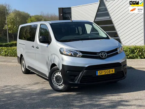 Toyota PROACE Shuttle 1.6 D-4D Cool Comfort Long 9 persoons | pano | Airco | Cruise | Radio |