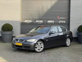 BMW 3-serie 320i Dynamic Executive | Navigatie | Climate Control | Lichtmetalen Velgen | Trekhaak |
