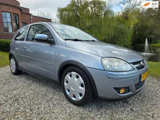 Opel Corsa 1.2-16V Silverline AIRCO