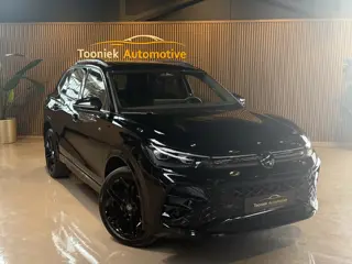 Volkswagen Tiguan 1.5 eHybrid R-Line Edition Black-Line 20 inch wielen Head up display Adp. Cruise C