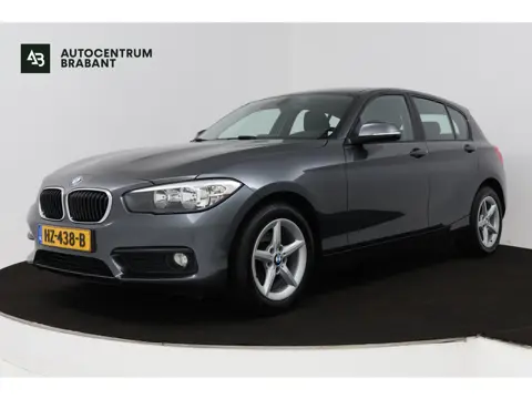 BMW 1-serie 116i Essential (NAVIGATIE, CRUISE CONTROL, PARKEERSENSOREN)