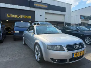 Audi A4 Cabriolet 2.4 V6 S LINE