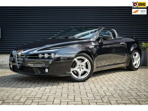 Alfa Romeo Spider 2.2 JTS Exclusive | ECC | CC | Elektr. verst. stoelen | Metallic Lak| Leder | Zeer