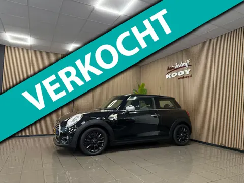 Mini Mini 1.5 Cooper * Navigatie / Cruise control / LM Velgen / NL Auto *