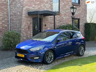 Ford Focus 1.0 140 pk ST-Line Navi winterpack Pdc