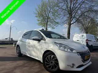 Peugeot 208 1.4 e-HDi Stoel-Verwarming|Sensoren|Navigatie