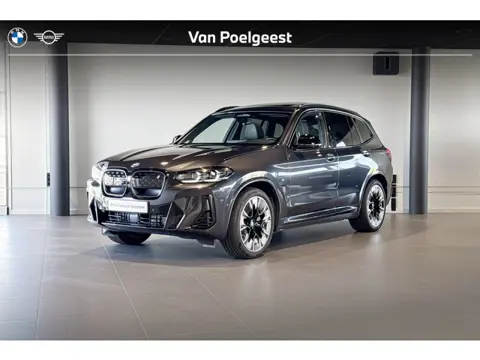 BMW iX3 Executive 80 kWh | M Sport | Glazen Panoramadak | Stoelverwarming | Trekhaak |