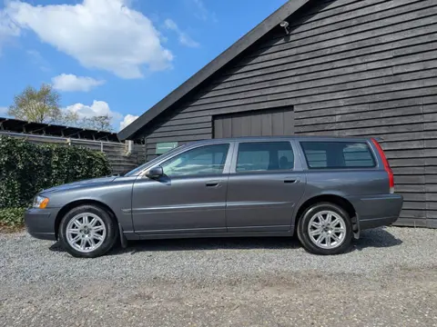 Volvo V70 2.4 CNG Momentum (bj 2005, automaat)