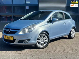 Opel Corsa 1.4-16V Cosmo | Airco | Stoel / stuur verwarming | NAP