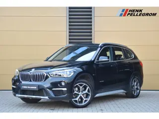 BMW X1 xDrive20i Executive * Trekhaak * Sportstoelen * Achteruitrijcamera * Comforttoegang *