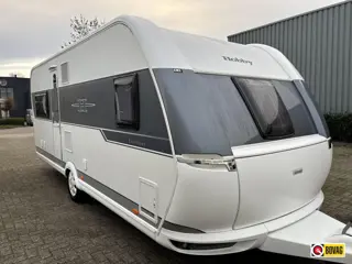 Hobby Excellent 560 CFE met mover en voortent