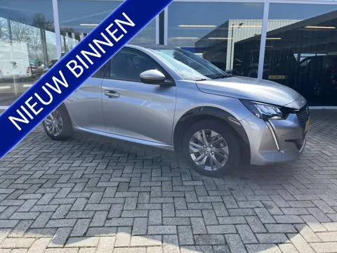 Peugeot e-208 EV Allure 50 kWh Pano / Led / Cruise / carplay / Camera / Stoelverwarming
