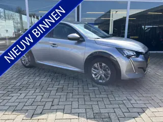 Peugeot e-208 EV Allure 50 kWh Pano / Led / Cruise / carplay / Camera / Stoelverwarming
