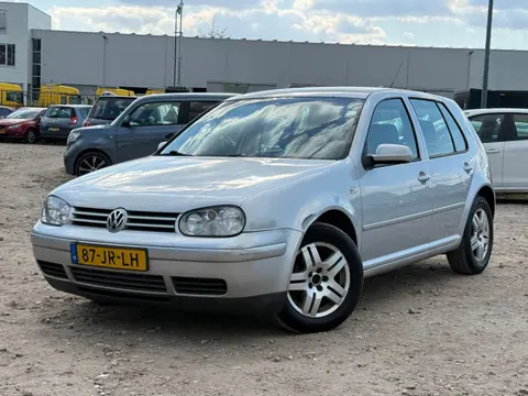 Volkswagen Golf 1.6-16V Highline/ RIJDT PERFECT