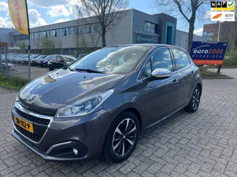 Peugeot 208 1.2 PureTech Allure - NAVIGATIE - NIEUWE APK !