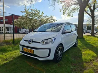 VOLKSWAGEN UP 1.0 Bluemotion