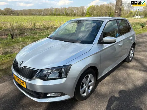 Skoda Fabia 1.2 TSI JOY Apk/Airco/Stoelverw./1Ste Eigenaar/Navi/Lm