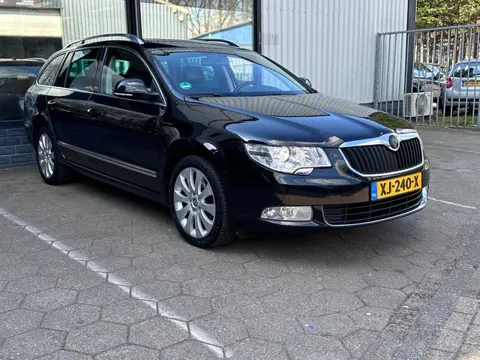 Skoda Superb Combi 2.0 TDI Ambition 4x4 Business Line/ Airco/Leder/Navigatie/