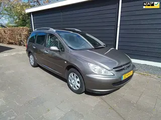 Peugeot 307 SW 1.6 16V Premium NL auto. Nap km150 000 Zeer lux,s Airco trekhaak