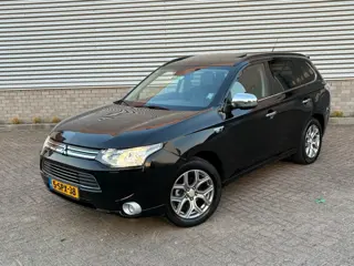 Mitsubishi Outlander 2.0 PHEV Instyle+ PANO DEALER ONDERHOUDEN