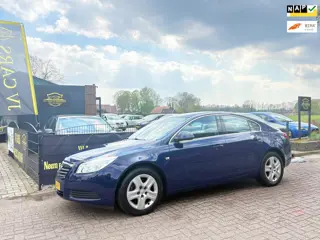Opel Insignia 1.8 Edition. AIRCO,CRUISE,PDC,6BAK,MULTIMEDIA ,TREKHAAK,SPORTVELGEN,MET APK