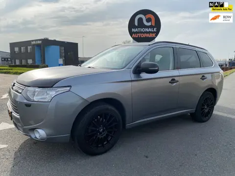 Mitsubishi Outlander | 2013 | 2.0 PHEV Intense + | Automaat | APK