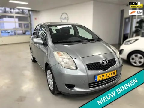 Toyota Yaris 1.3 VVTi Sol