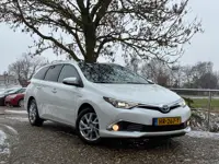 Toyota Auris Touring Sports 1.8 Hybrid Lease pro | Panodak + Xenon + Leder nu €8.975,-!!
