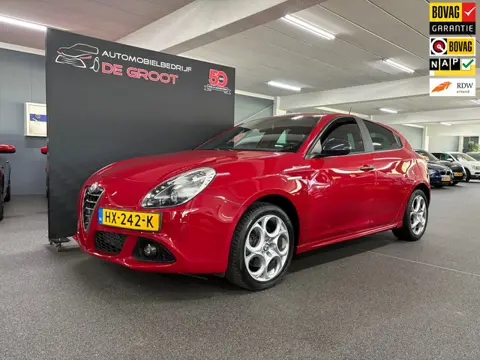 Alfa Romeo Giulietta 1.4 T Sprint/ NL auto/ Automaat/ LMV/ Parkeersensoren achter