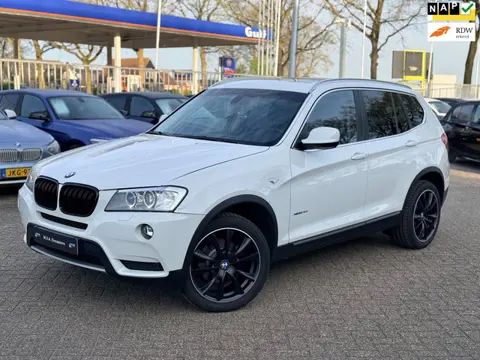 BMW X3 XDrive35i High Executive|19 inch|Leder|Camera|Navigatie|Trekhaak|Panorama dak|Cruise control|