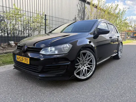 Volkswagen Golf 1.2 TSI Highline / GTI UITGEVOERD / NAVI / CRUISE