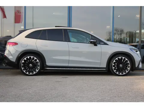 Mercedes-Benz EQE SUV 350 4Matic AMG Line 91 kWh ''ALPINE GREY'' PANORAMADAK ACHTERASBESTURING LEDER