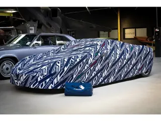 Maserati MC20 indoor car cover – camouflage – nieuwstaat