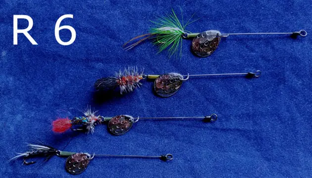 Deel 2) 2 sets van elk 4 stuks Forel Ruisvoorn Baarsspinners met vlieg