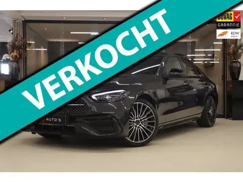 Mercedes-Benz C-klasse 300 E AMG Line / PANO/CARPLAY/SFEERV/STOELV/BOMVOL