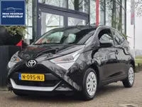 Toyota Aygo 1.0 VVT-i x-play | Navigatie via Smartphone | Apple Carplay | Airconditioning | Parkeerc