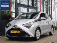Toyota Aygo 1.0 VVT-i x-play | Navigatie via Smartphone | Apple Carplay | Airconditioning | Parkeerc