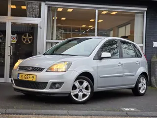 Ford Fiesta 1.4-16V Futura XL CLIMA / NAP / PDC /