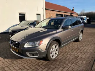 VOLVO XC70 2.4 D5 Summum Schuifdak Xenon