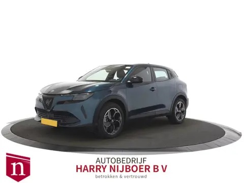 Alfa Romeo Junior Elettrica 54 kWh SOH 97% / Parkeerhulp / Carplay