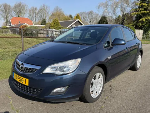 Opel Astra 1.6 Edition Airco/LMV/Cruise (bj 2011)