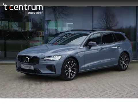 Volvo V60 2.0 T6 Plug-in Hybrid AWD 350 PK Ultimate Dark Long Range, Panoramadak, Trekhaak, H/K Soun