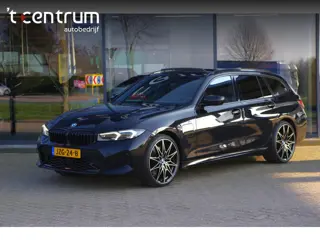 BMW 3 Serie Touring 330e 293 PK xDrive M-Sport Pro PHEV, Panoramadak, Kuipstoelen, Head-Up, Memory, 