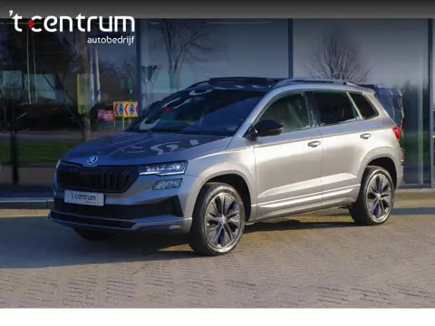 Škoda Karoq 1.5 TSI 150 PK Automaat ACT Sportline Business, Panoramadak, Winterpakket, Adap. Cruise 