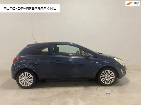 Opel Corsa 1.2-16V Cosmo Automaat Airco Navi Cruise C. APK NAP