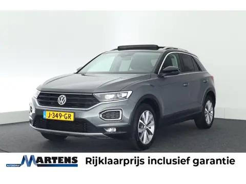 Volkswagen T-Roc 1.5 TSI 150pk DSG Style Trekhaak Camera Stoelverwarming Led Panoramadak Navigatie